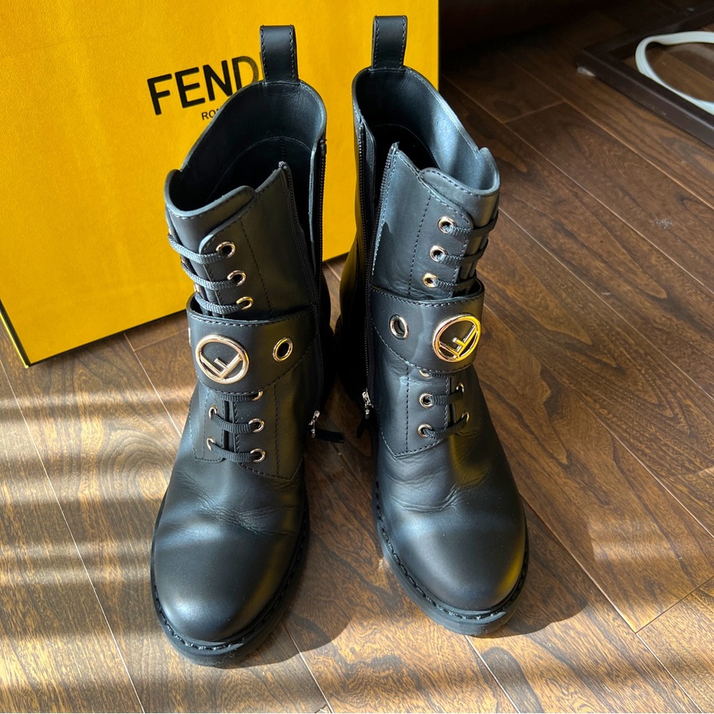 Fendi 3-inch hidden heel boots EU 39, fits 8.5 comfortably